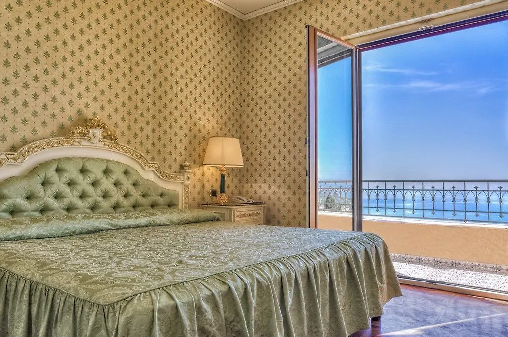 Hotel Villa Riis Taormina 4*,