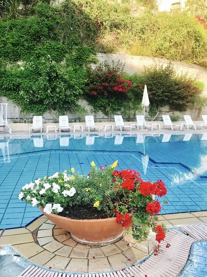 Hotel Villa Riis Taormina 4*,  Italy