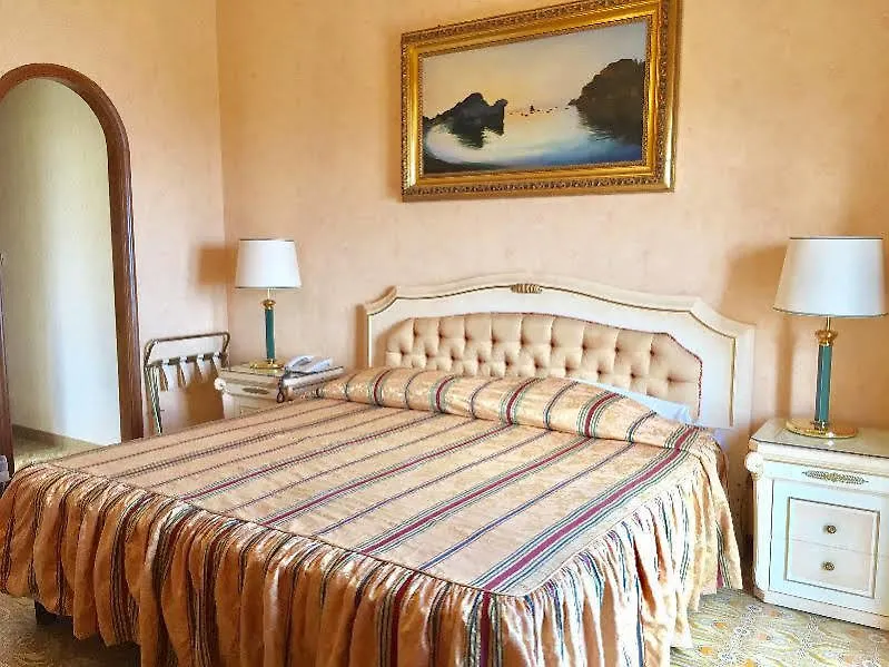 Hotel Villa Riis Taormina